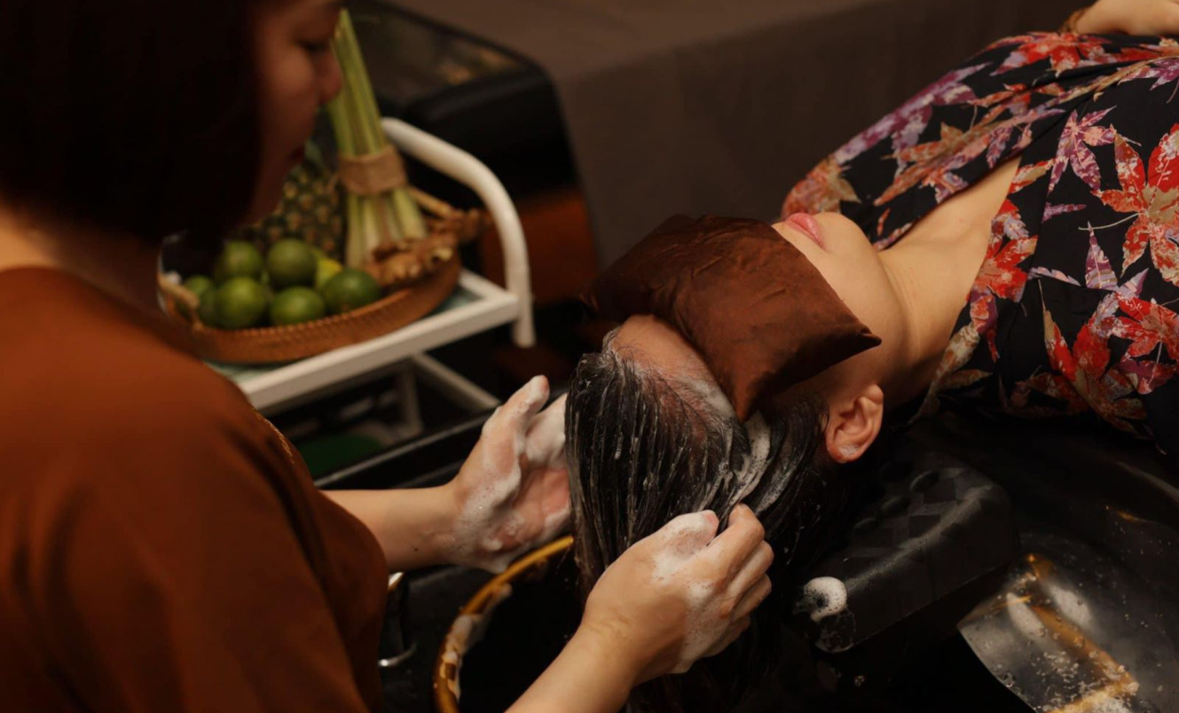 Massage cổ vai gáy